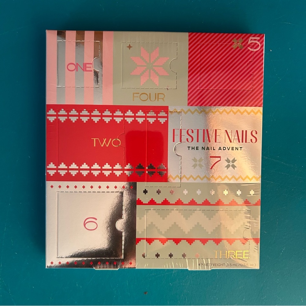 New Press On Nails 7 Day Christmas Countdown Advent Calendar - Picture 2 of 3